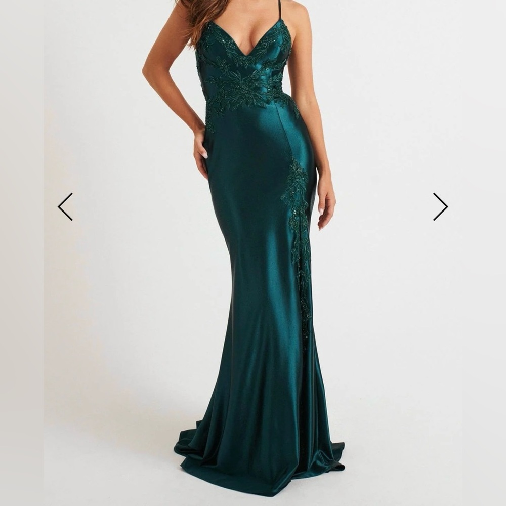 Stunning Dark hunter green Faviana prom dress